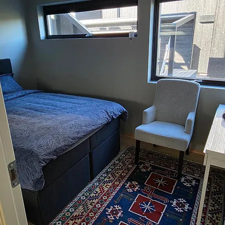 Guest Rooms, Ved Lillestrøm