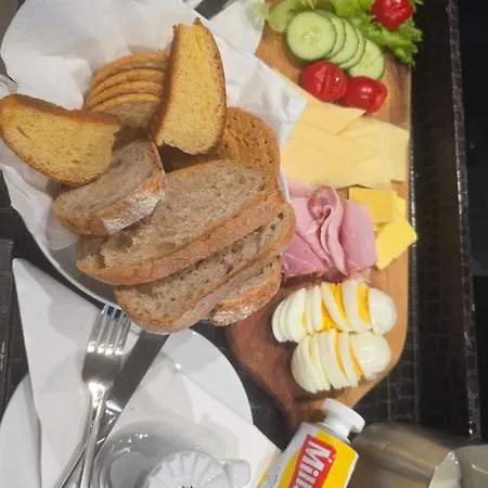 Oslo Guest * 릴레스트룀