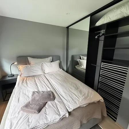 Guest Rooms, Ved ホームステイ